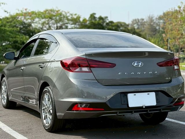 HYUNDAI現代 ELANTRA  第3張相片