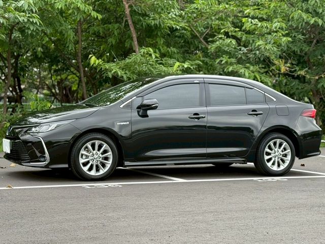 TOYOTA豐田 COROLLA ALTIS HYBRID  第2張相片