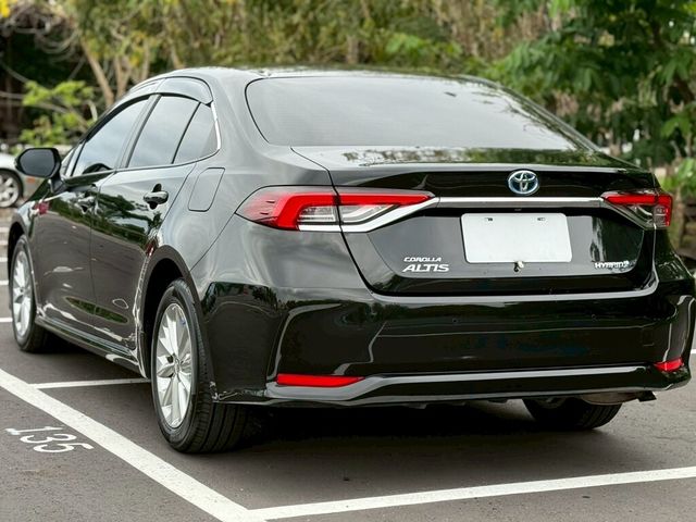 TOYOTA豐田 COROLLA ALTIS HYBRID  第3張相片