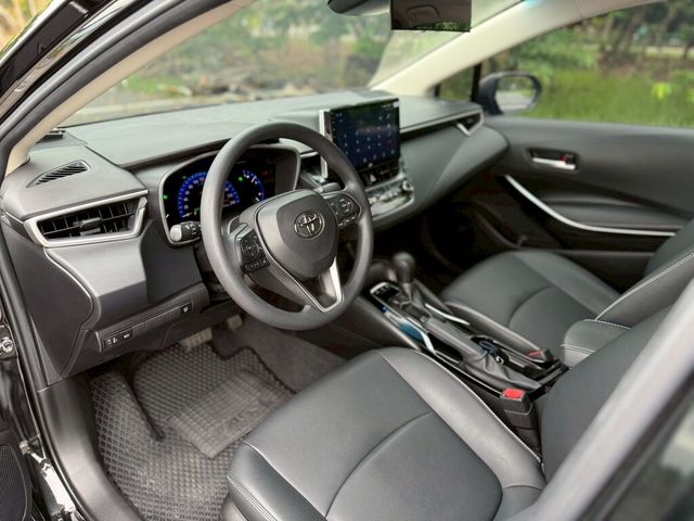 TOYOTA豐田 COROLLA ALTIS HYBRID  第6張相片