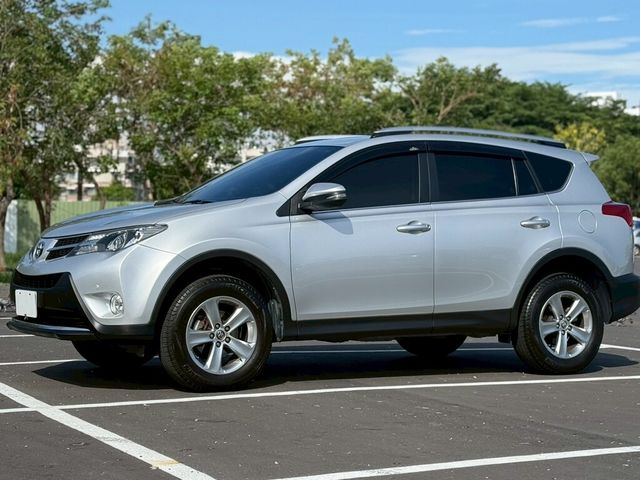 TOYOTA豐田 RAV4  第2張相片