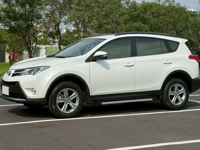 TOYOTA豐田 RAV4  第2張相片