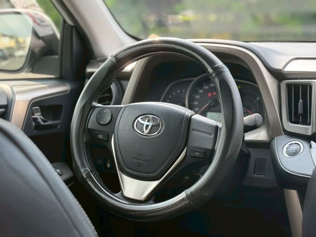 TOYOTA豐田 RAV4  第9張相片