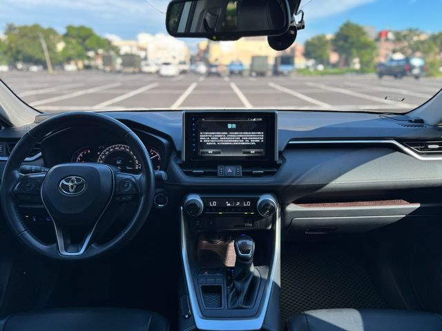 TOYOTA豐田 RAV4  第9張相片