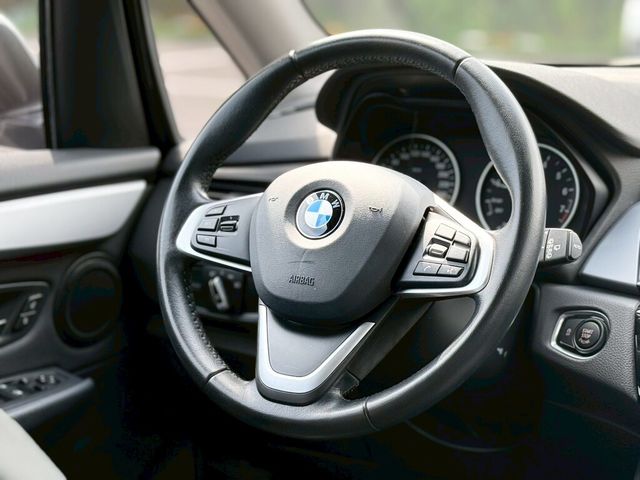 BMW寶馬 218I  第8張相片