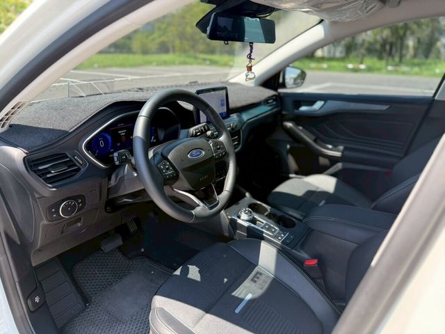 FORD福特 FOCUS ACTIVE  第6張相片