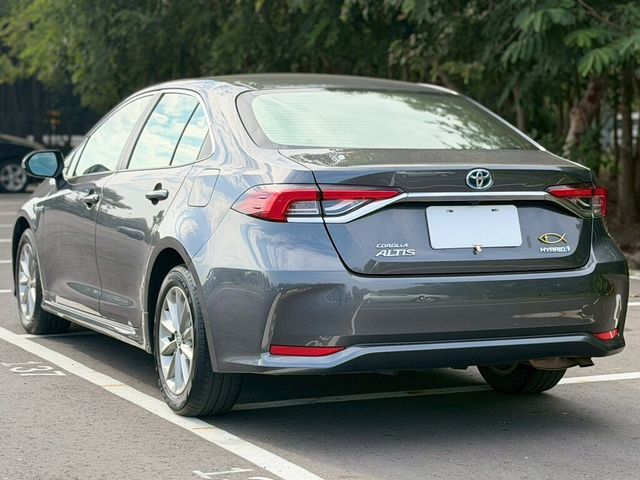 TOYOTA豐田 COROLLA ALTIS HYBRID  第2張相片