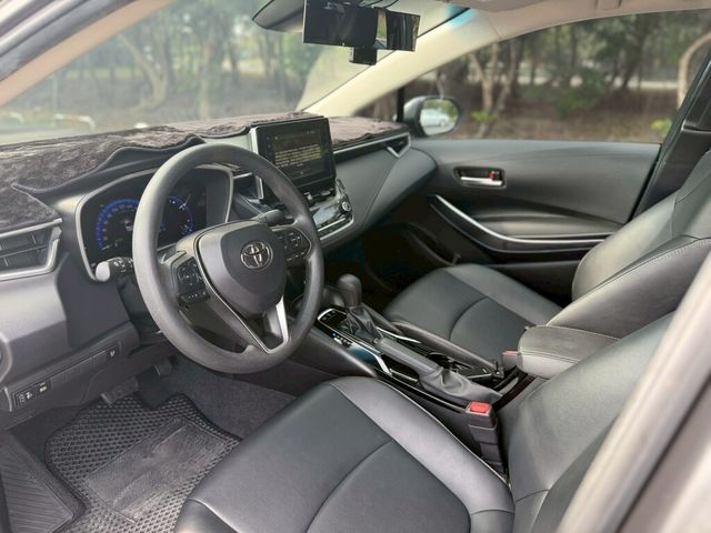 TOYOTA豐田 COROLLA ALTIS HYBRID  第5張相片