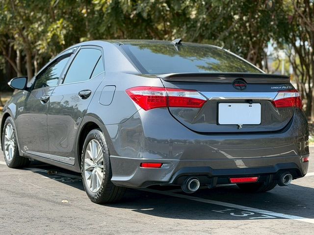 TOYOTA豐田 ALTIS  第2張相片