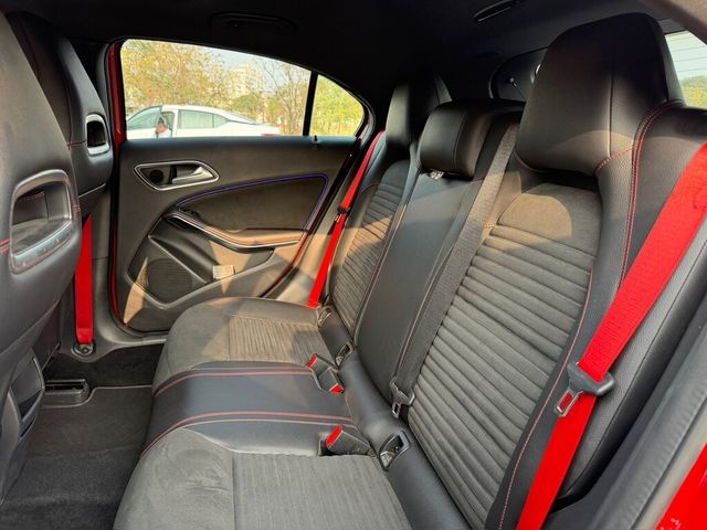 M-BENZ賓士 A250  第6張相片