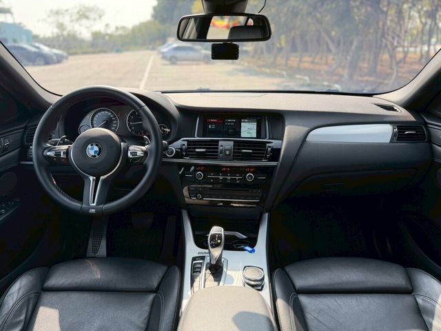 BMW寶馬 X4 XDRIVE28I  第4張相片