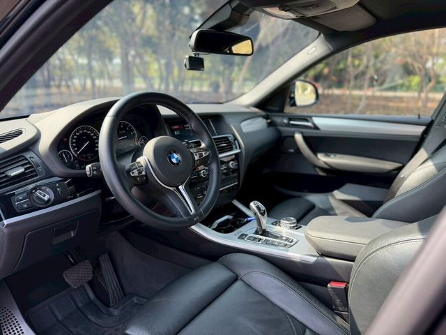 BMW寶馬 X4 XDRIVE28I  第6張相片