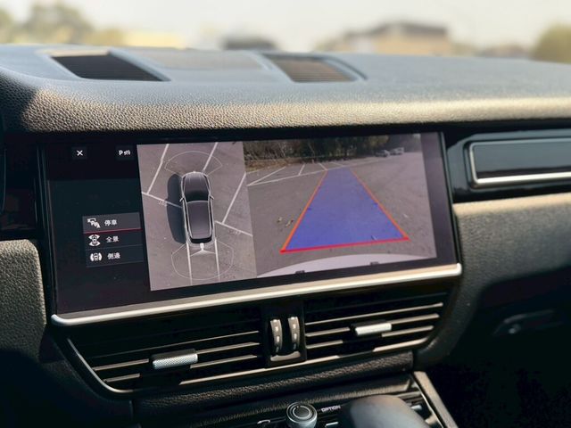 PORSCHE保時捷 CAYENNE  第9張相片