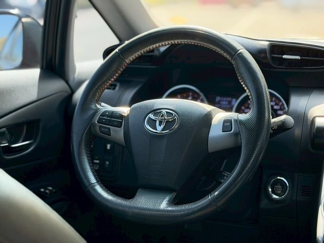 TOYOTA豐田 WISH  第3張相片