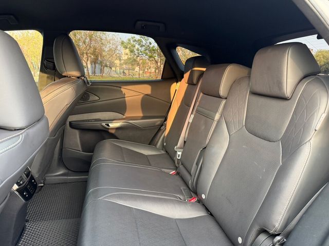 LEXUS凌志 RX350H  第6張相片