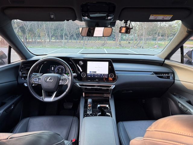 LEXUS凌志 RX350H  第7張相片
