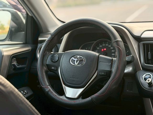 TOYOTA豐田 RAV4  第3張相片