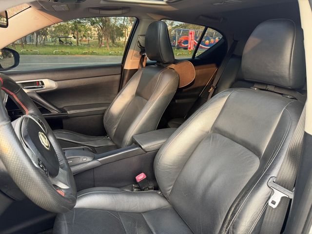 LEXUS凌志 CT200H  第3張相片