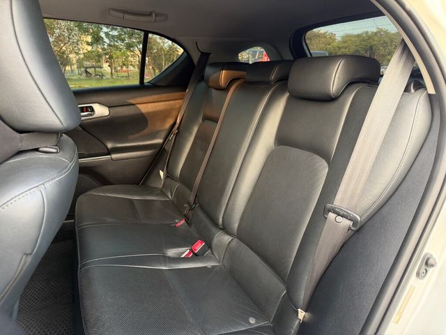 LEXUS凌志 CT200H  第4張相片