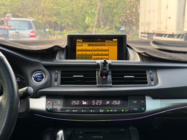 LEXUS凌志 CT200H  第9張相片