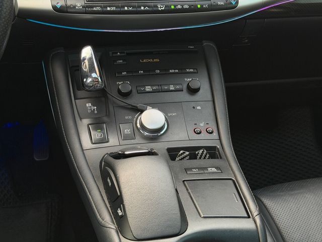 LEXUS凌志 CT200H  第10張相片