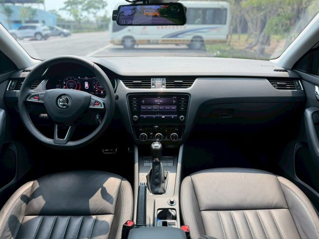 SKODA司科達 OCTAVIA COMBI  第4張相片