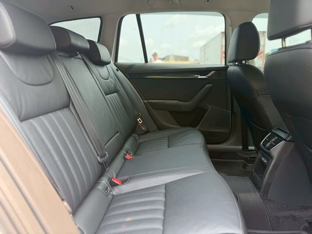 SKODA司科達 OCTAVIA COMBI  第5張相片