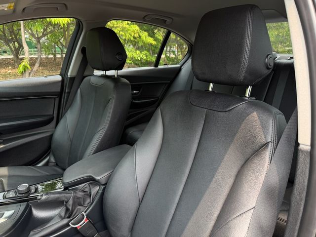 BMW寶馬 318I  第3張相片