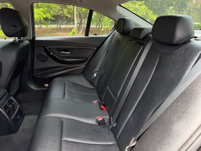 BMW寶馬 318I  第4張相片