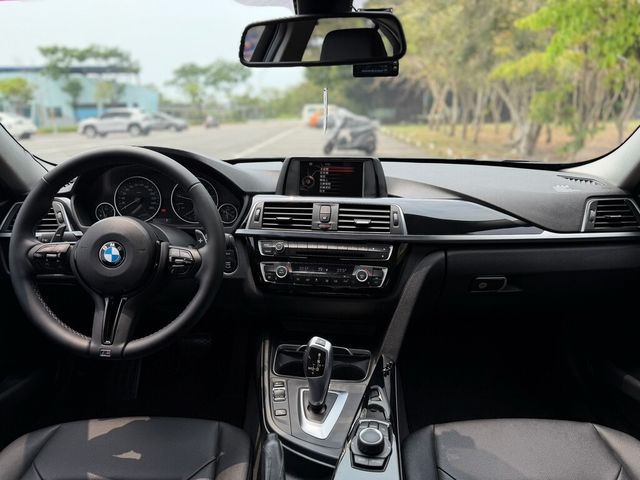 BMW寶馬 318I  第6張相片