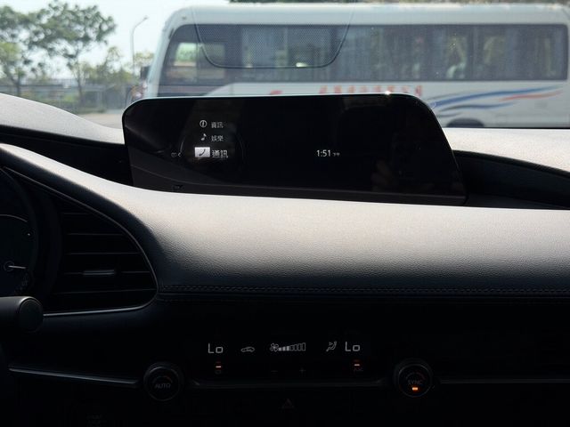 MAZDA馬自達 MAZDA 3  第7張相片