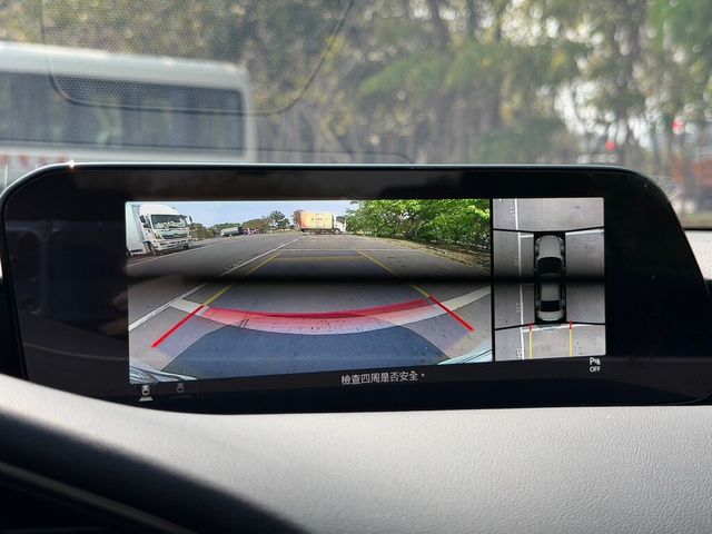 MAZDA馬自達 MAZDA 3  第9張相片