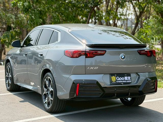 BMW寶馬 IX2 XDRIVE30  第2張相片