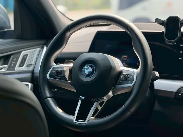 BMW寶馬 IX2 XDRIVE30  第3張相片