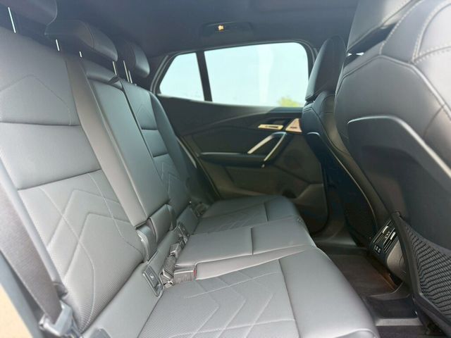 BMW寶馬 IX2 XDRIVE30  第5張相片