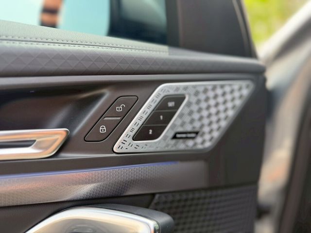 BMW寶馬 IX2 XDRIVE30  第8張相片