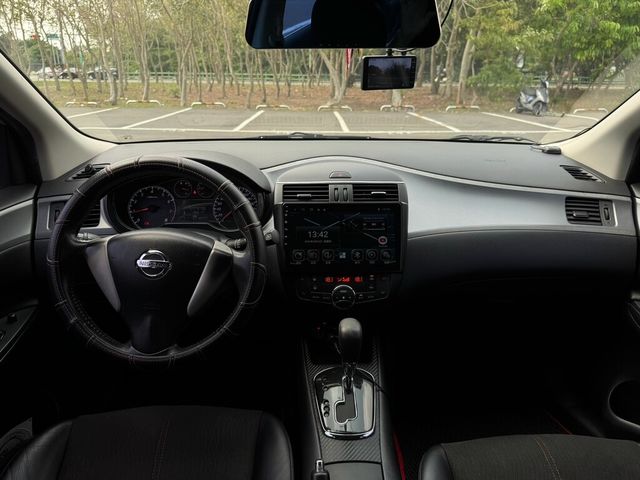 NISSAN日產 TIIDA  第5張相片