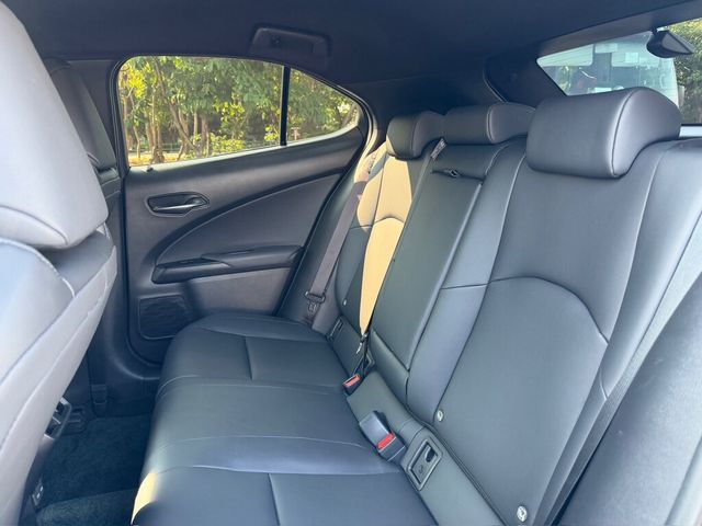 LEXUS凌志 UX300H  第5張相片