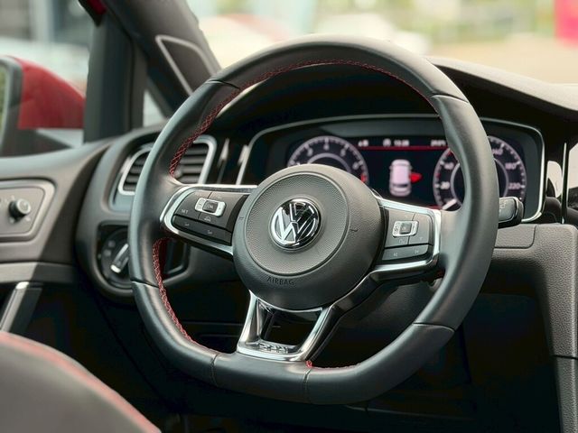 VOLKSWAGEN福斯 GOLF GTI  第3張相片