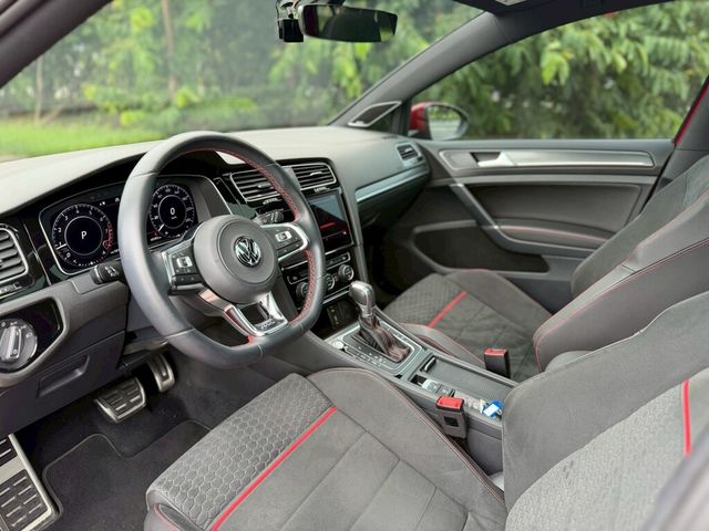 VOLKSWAGEN福斯 GOLF GTI  第6張相片