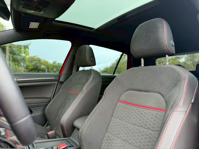 VOLKSWAGEN福斯 GOLF GTI  第7張相片