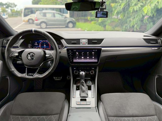 SKODA司科達 SUPERB COMBI  第4張相片