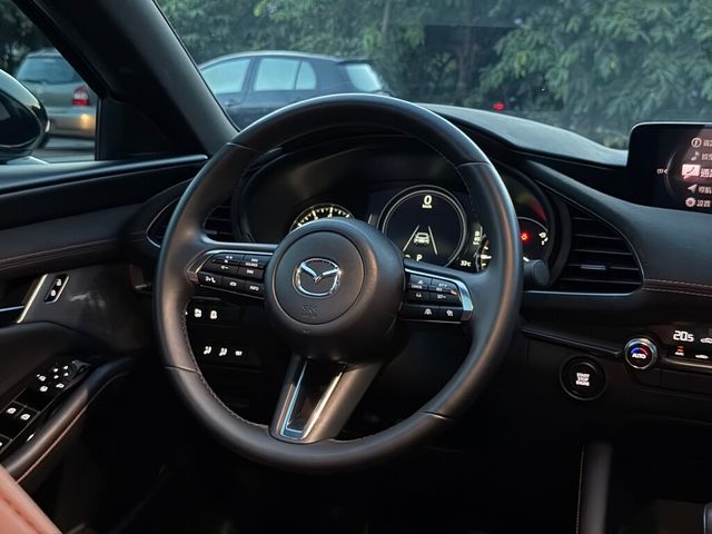 MAZDA馬自達 MAZDA 3  第6張相片