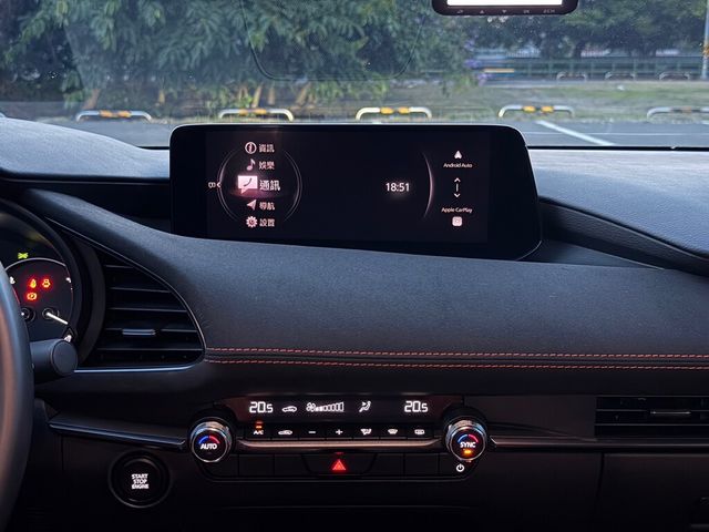 MAZDA馬自達 MAZDA 3  第7張相片