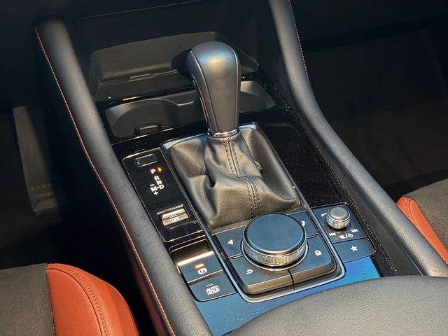 MAZDA馬自達 MAZDA 3  第8張相片