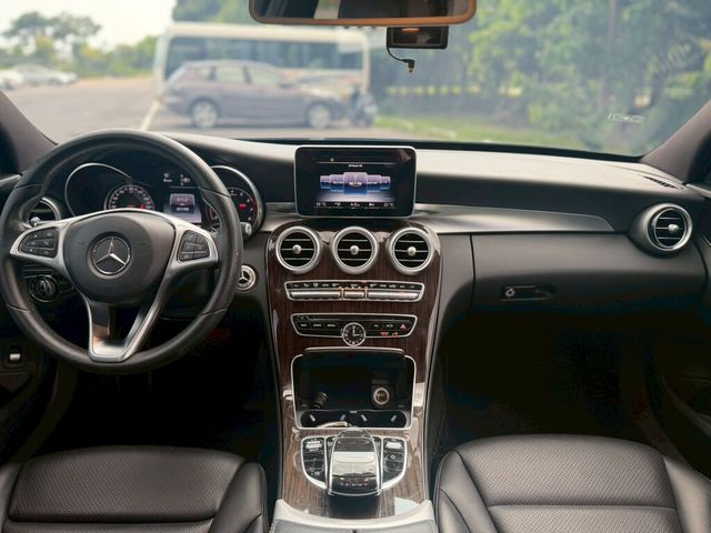 M-BENZ賓士 C300  第4張相片