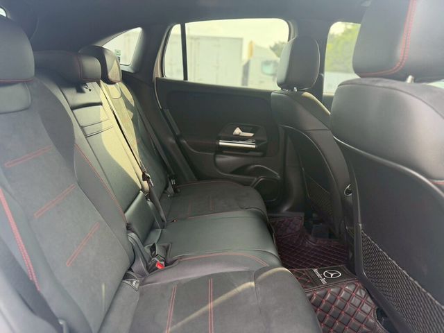 M-BENZ賓士 GLA180  第5張相片