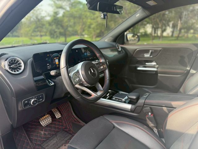 M-BENZ賓士 GLA180  第6張相片