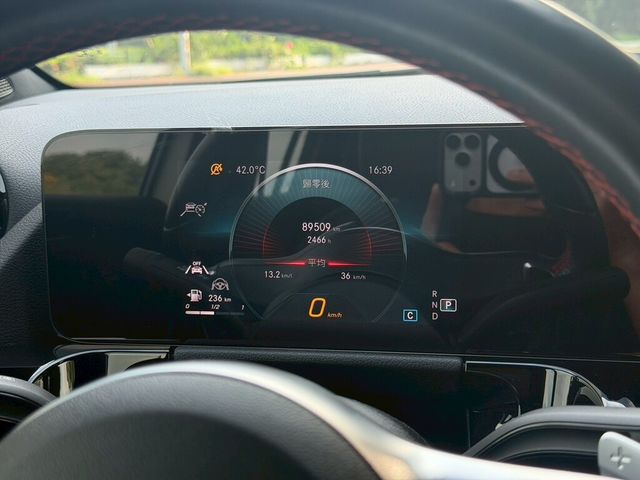 M-BENZ賓士 GLA180  第8張相片
