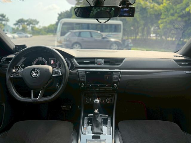 SKODA司科達 SUPERB COMBI  第4張相片